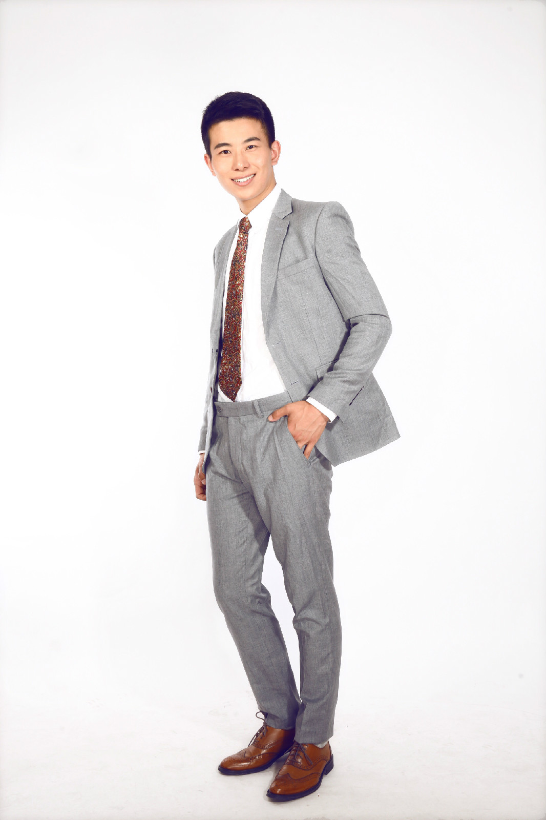 p>郑楠,1991年7月8日出生于吉林省白城市,中国内地男演员,模特,代表