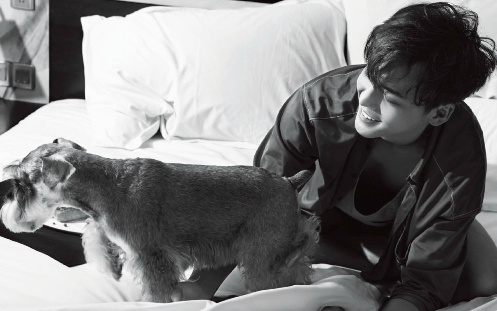 全能男神陈伟霆慵懒迷糊表情桌面壁纸图片下载高清大图预览1920x1200