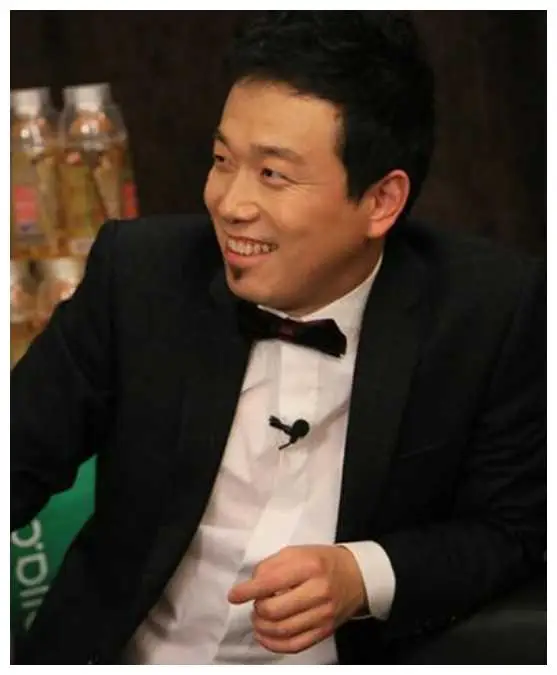 大潘的故事告诉我们,无论身处何种困境,只要坚持不懈,只要脚踏实地