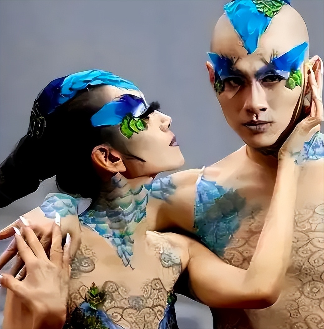 杨丽萍舞伴传来噩耗,王迪因抑郁症从39楼跳下,生命定格于44岁