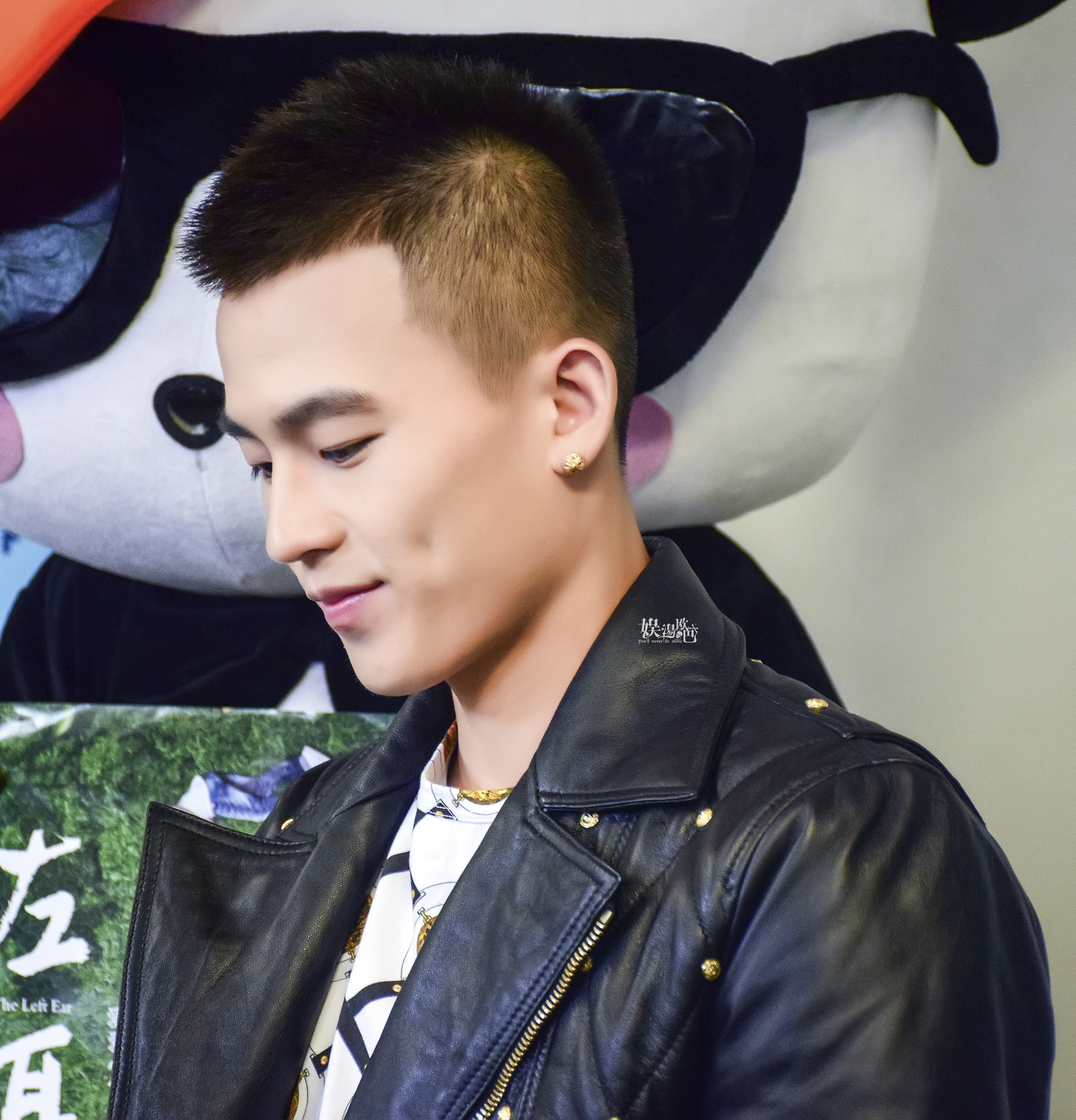 欧豪2015.5.8电影左耳墨尔本媒体与粉丝见面会 签书环节