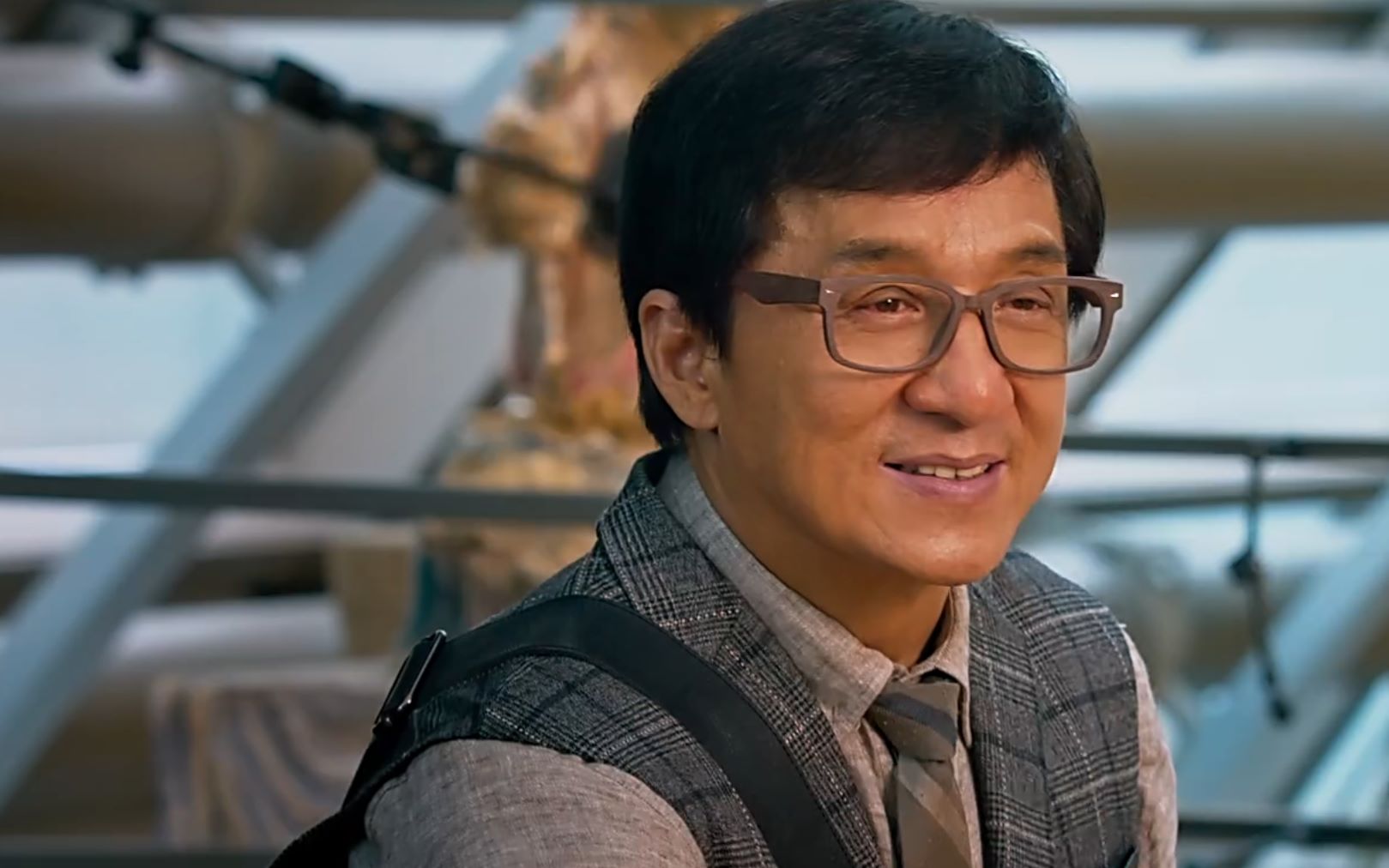 外国人说成龙只是个没有战斗力的教授 结果被打脸_哔哩哔哩 (゜-゜)つ