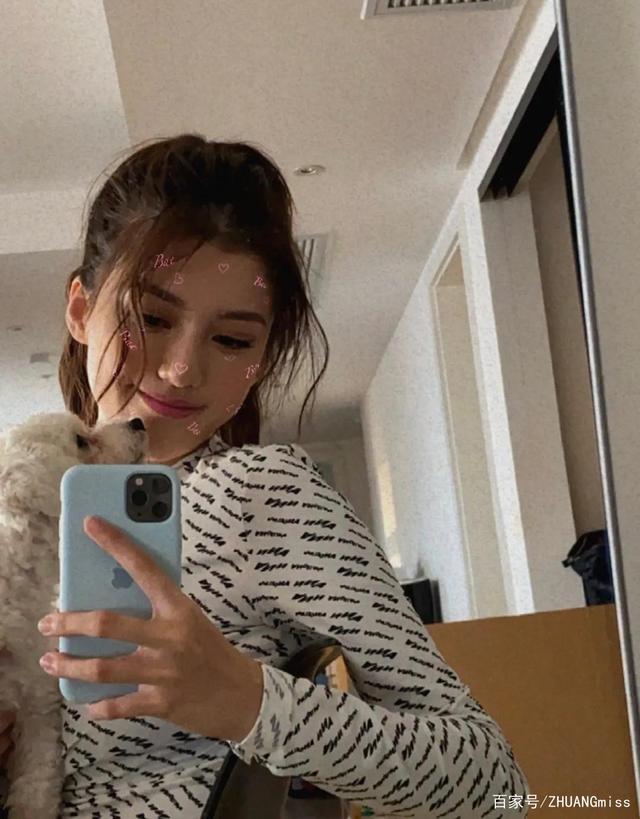 吴千语最新对镜自拍,五官深邃有高辨识度.