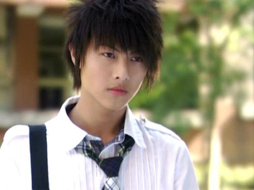 棒棒堂中的王子的刘海叫什么发型?