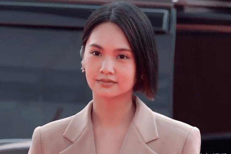 36岁杨丞琳踢馆《浪姐》,实力让人关注,我却被她怼脸镜头惊艳了_姐姐