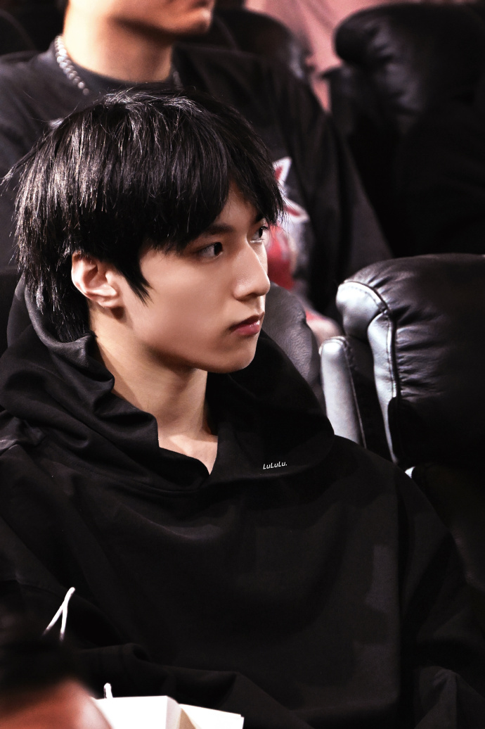 刘耀文耀启迎新岁##新生代演员刘耀文