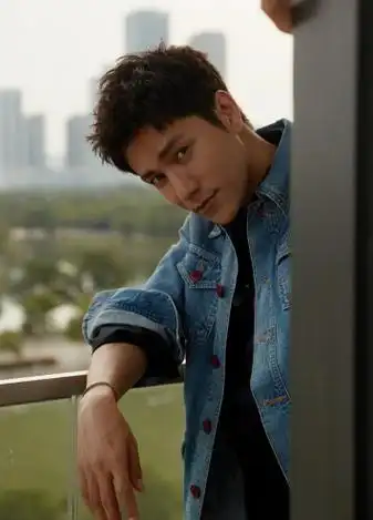 陈坤个人资料简介(亲情让他泪目,45岁单身育有一子) | we生活