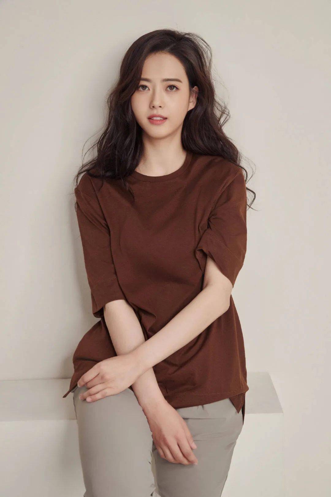 请回答系列最美的一位!她的长相和身材真招人喜欢_高雅拉_评价_漂亮