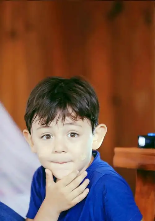 刘诺一小萌神图片大全 刘诺一帅出新高度 颜值高尽显混血儿气质