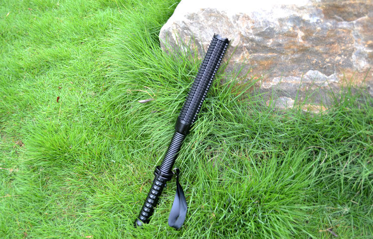 l2伸缩狼牙棒强光手电筒变焦远射18650充电保安保巡逻防身批发