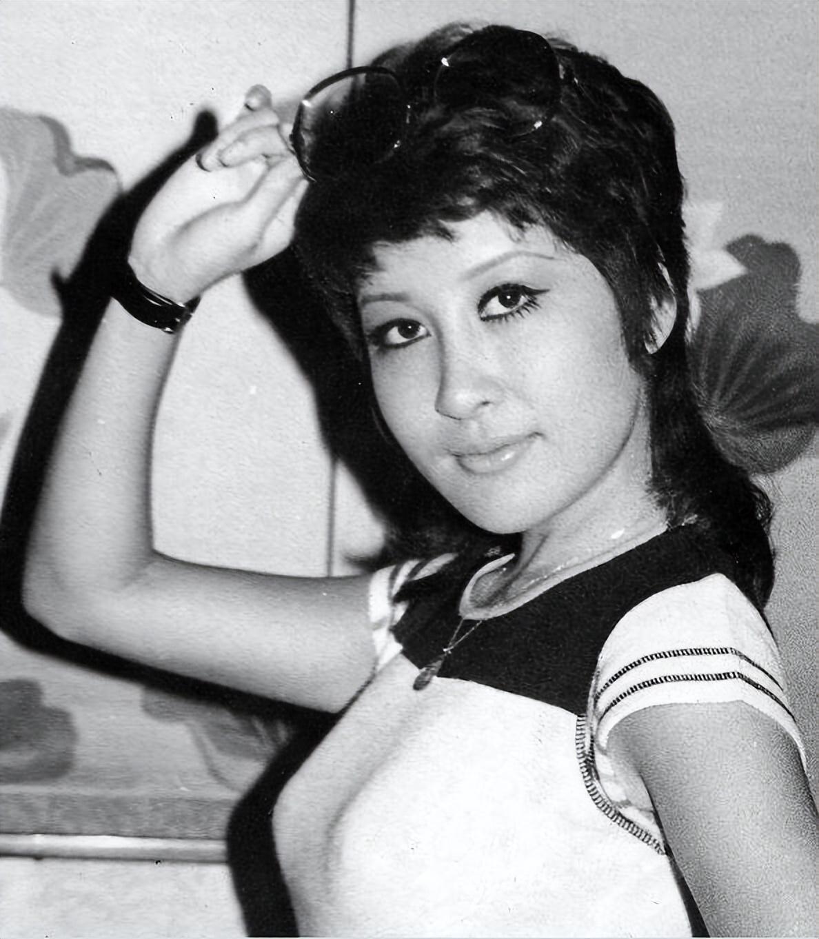 丁佩,一生都活在李小龙阴影中,年轻的女孩千万别爱上有家的男人_生活