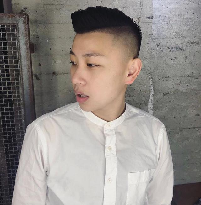 男生夏天别乱剪发型,试试这4款"两边铲光"发型,干净又帅气