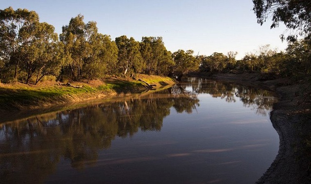 达令河是墨累河最长支流,流域面积很广,可达609283平方公里!