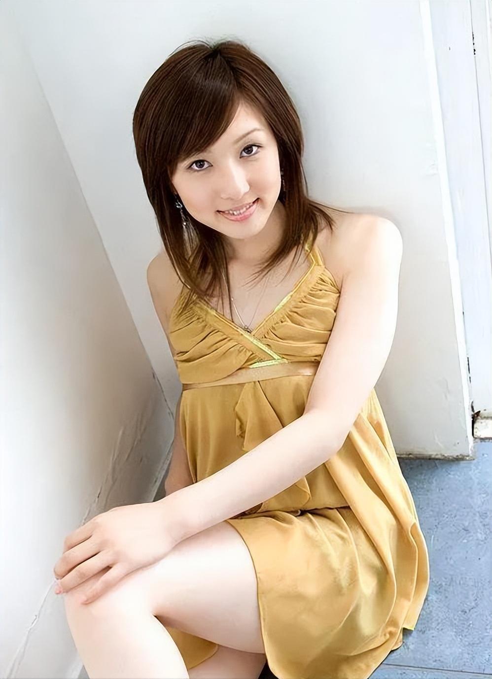 梁海玲是用什么样的方式当上天上人间的女一号的呢?