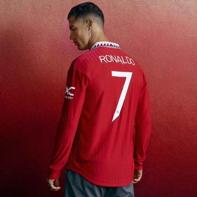 c罗当年弗格森让我穿上曼联7号球衣那是我永生不忘的时刻