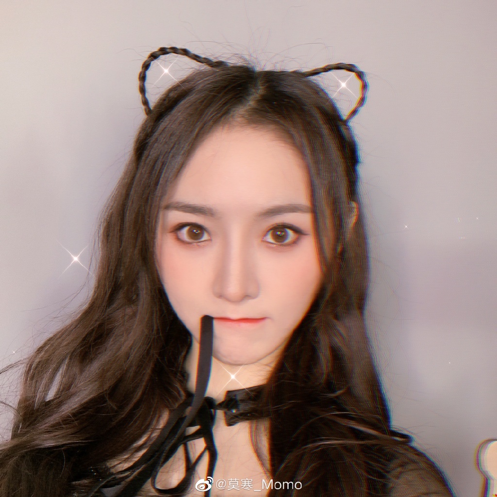 美女艺人莫寒迷人美照欣赏好可爱啊