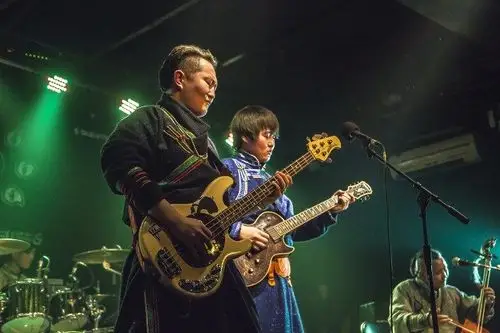 九宝乐队发布灵眼mv在大草原上来一场金属漫游