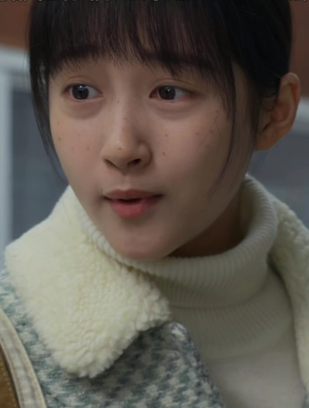 关晓彤脸上有这么多雀斑吗[吃鲸]