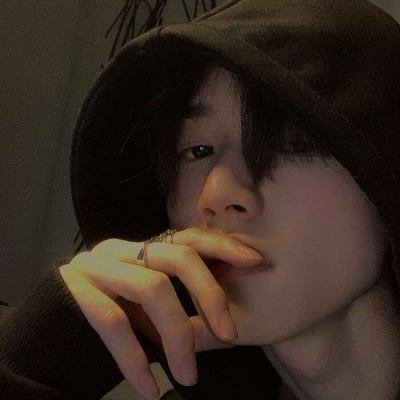 高清成熟帅气的男生头像图片