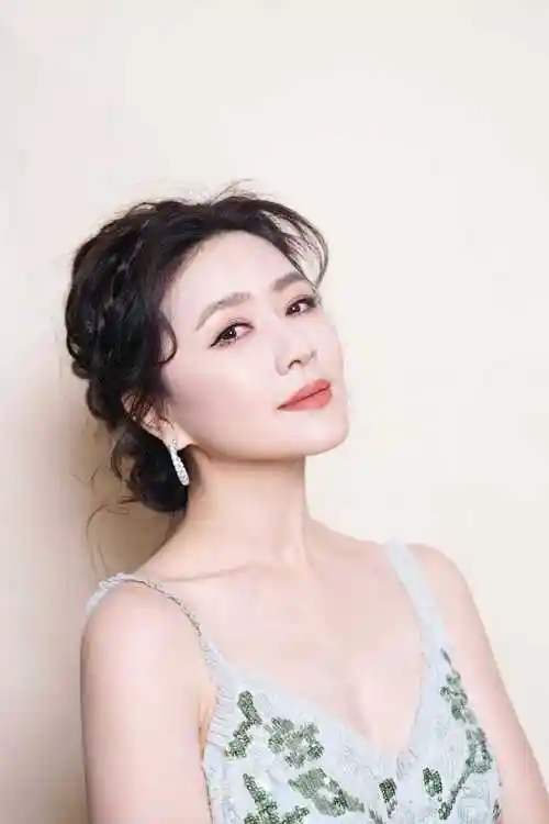 田海蓉出席第31届大学生电影节,再为年度男演员开奖