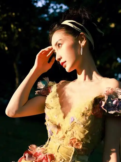 angelababy时尚芭莎活动