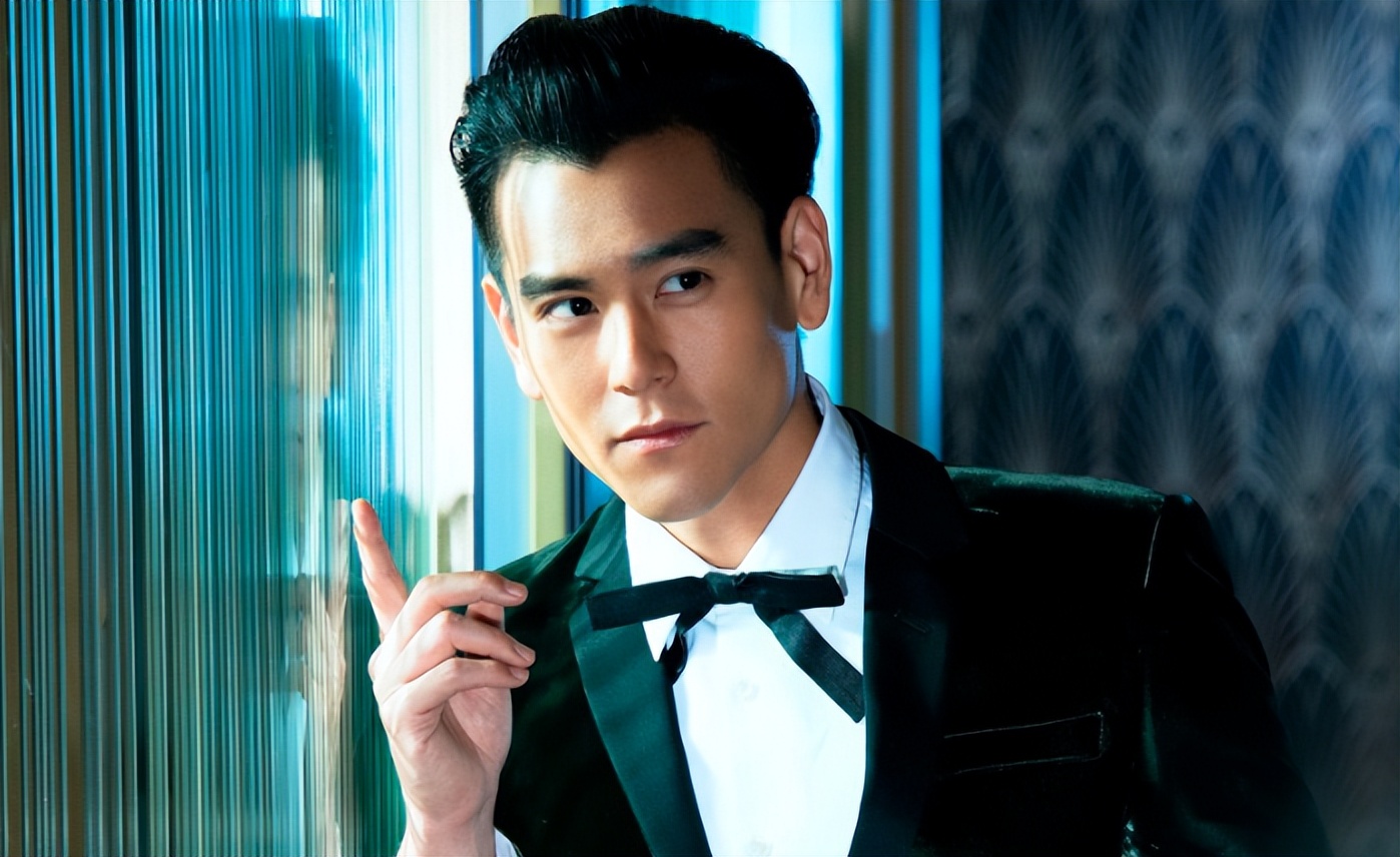 彭于晏晒自拍,因头发过于不修边幅,被网友吐槽看起来像海胆!