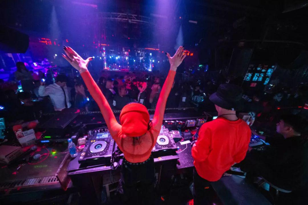 附上柳州最新蹦迪指南→_场所