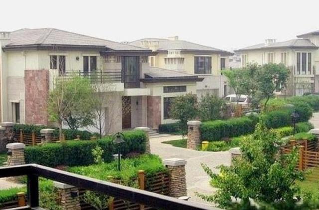 赵丽颖产后三天就出院一天2万的医院还是比不上她新搬的豪宅