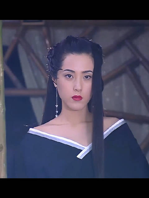 度#曾黎可是有能让张柏芝和倪妮都看呆的美貌,印象最深的还是《画皮》