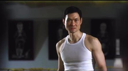 世界拳王周比利,吴京都甘拜下风,今62岁活成这样