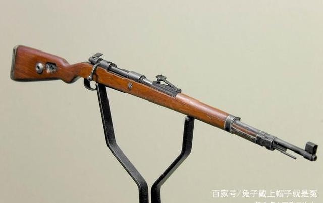 缺少适合近战的冲锋枪,从质量上说,志愿军装备的步枪都是非自动步枪