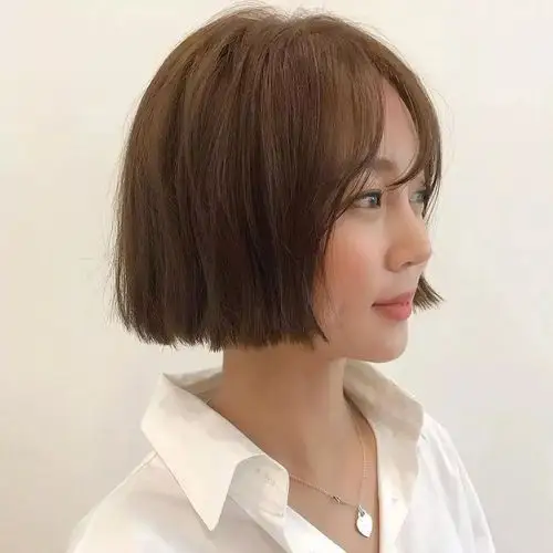 齐耳短发发型造型更多变,修饰脸型好打理,但是最经典百搭的短发还是齐