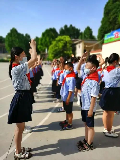 "红领巾 我为你自豪"新队员入队仪式———赵张村小学庆六一主题系列
