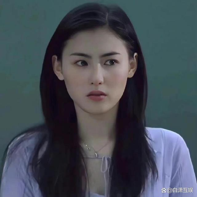 然而,在她的颜值巅峰时期,她更是成为众多女明星心中的崇拜对象