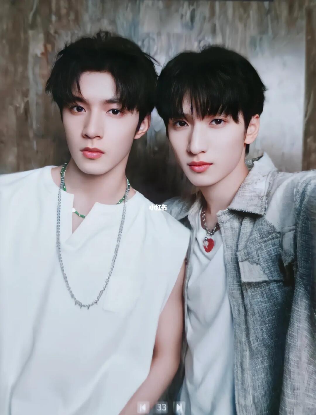 刘耀文严浩翔卡册落日天台小卡双rap酷