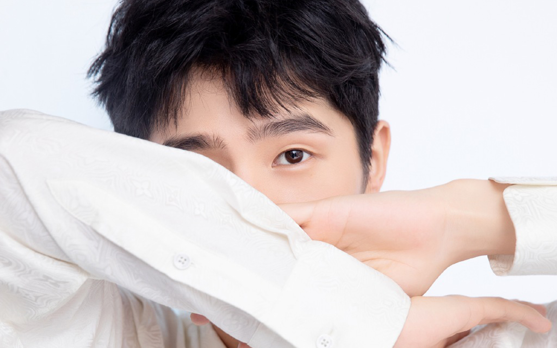 刘昊然阳光帅气写真桌面壁纸高清大图预览1920x1200_大陆明星下载_美