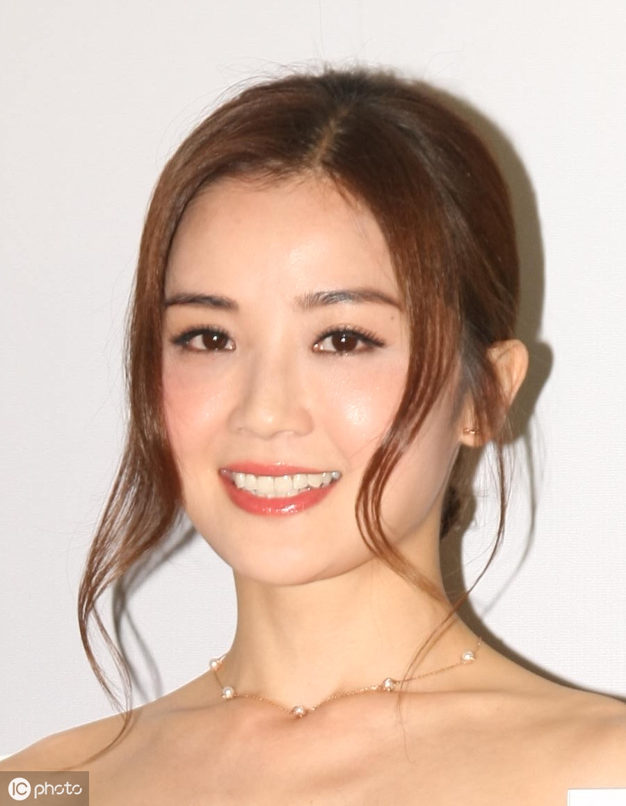 笑容甜美的蔡卓妍,第一张就被圈粉