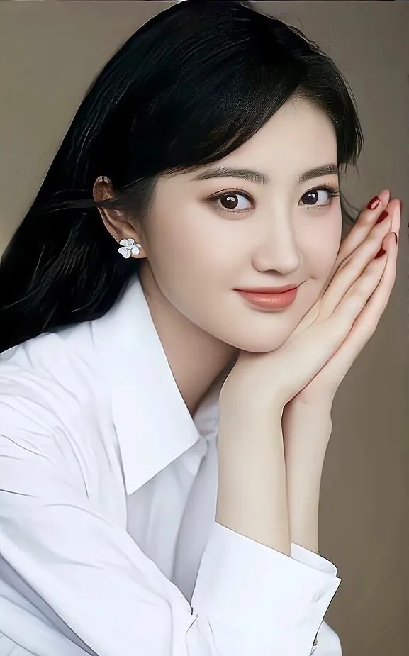 前男友:张继科,1988 年生,乒乓球运动员. 2.