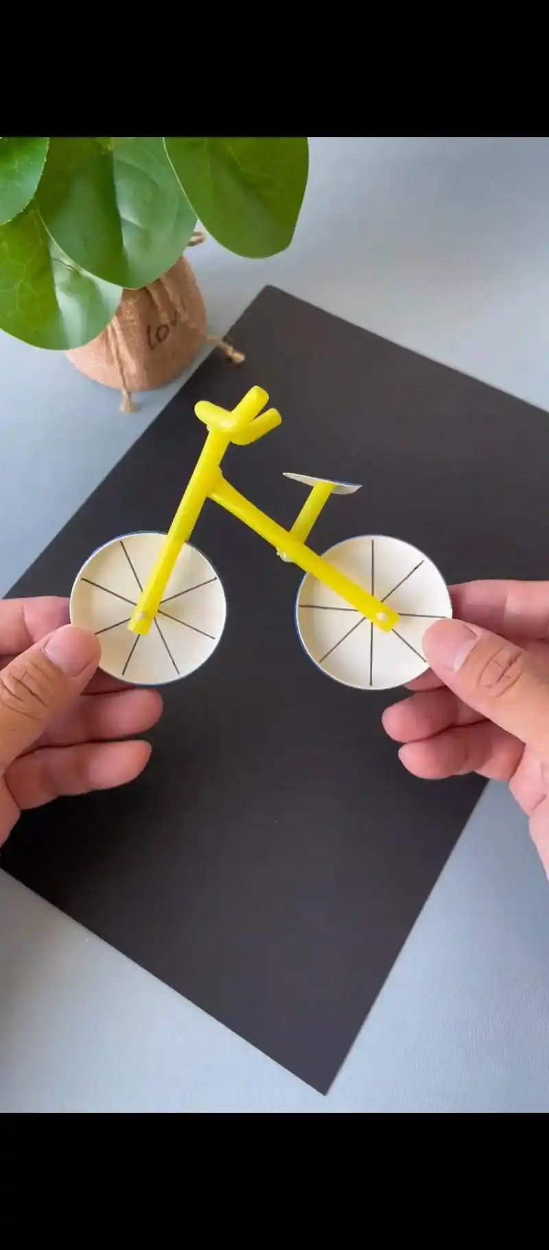 和吸管就能做好看的小单车,快带孩子试试吧 #手工diy #制作自行车手工