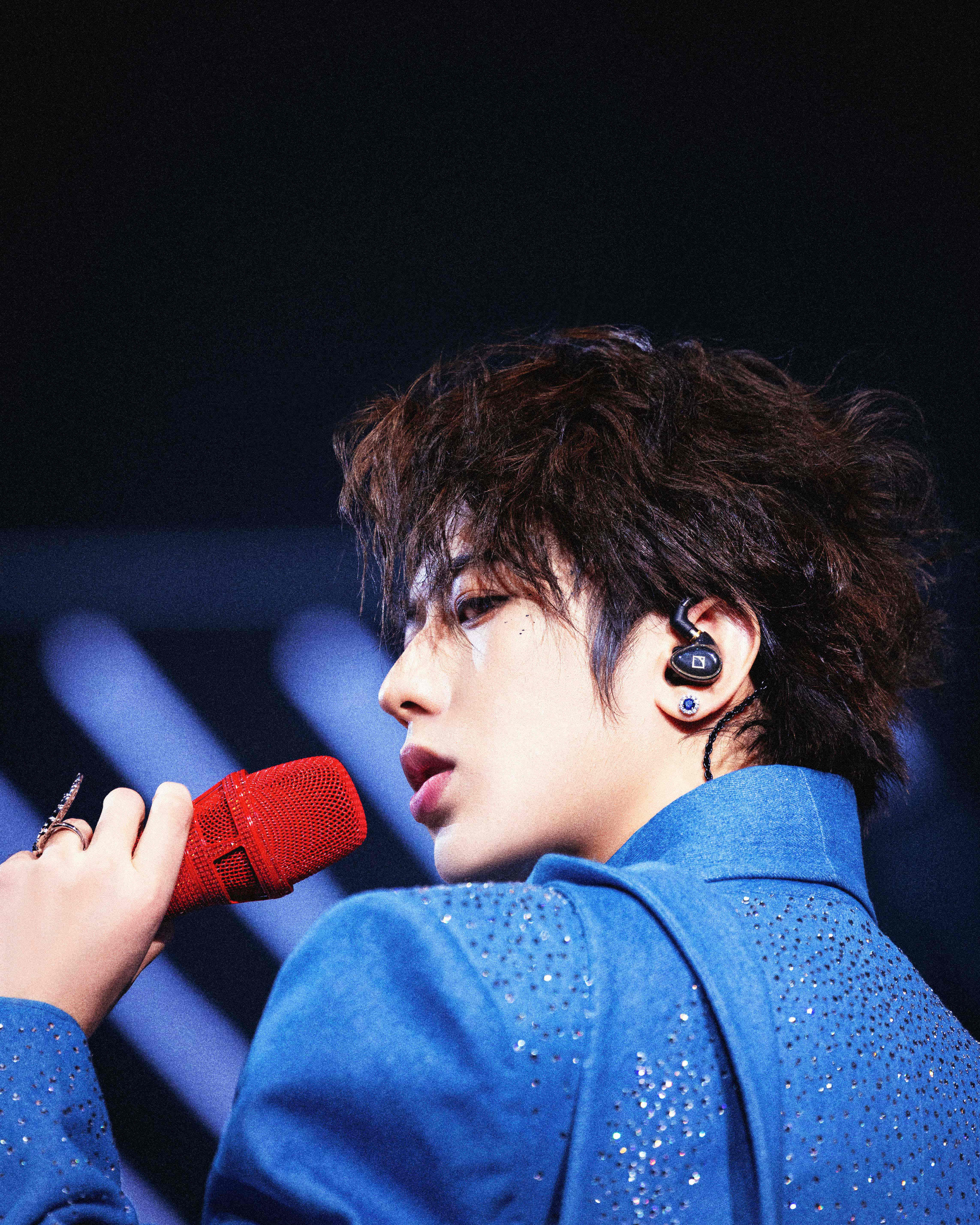 蔡徐坤巡演曼谷站燃动开唱 用泰语互动浪漫满分_歌迷_舞台_演唱会