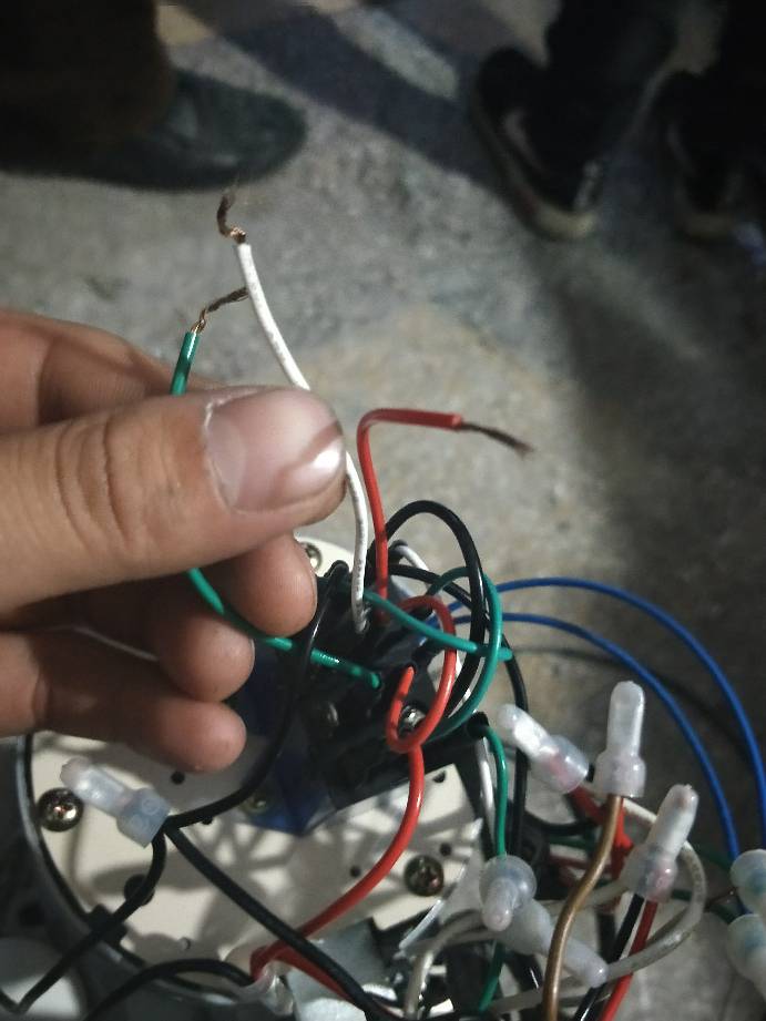 卷帘门电机接线实图