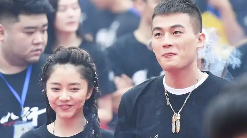 欧豪谭松韵被拍 - 抖音