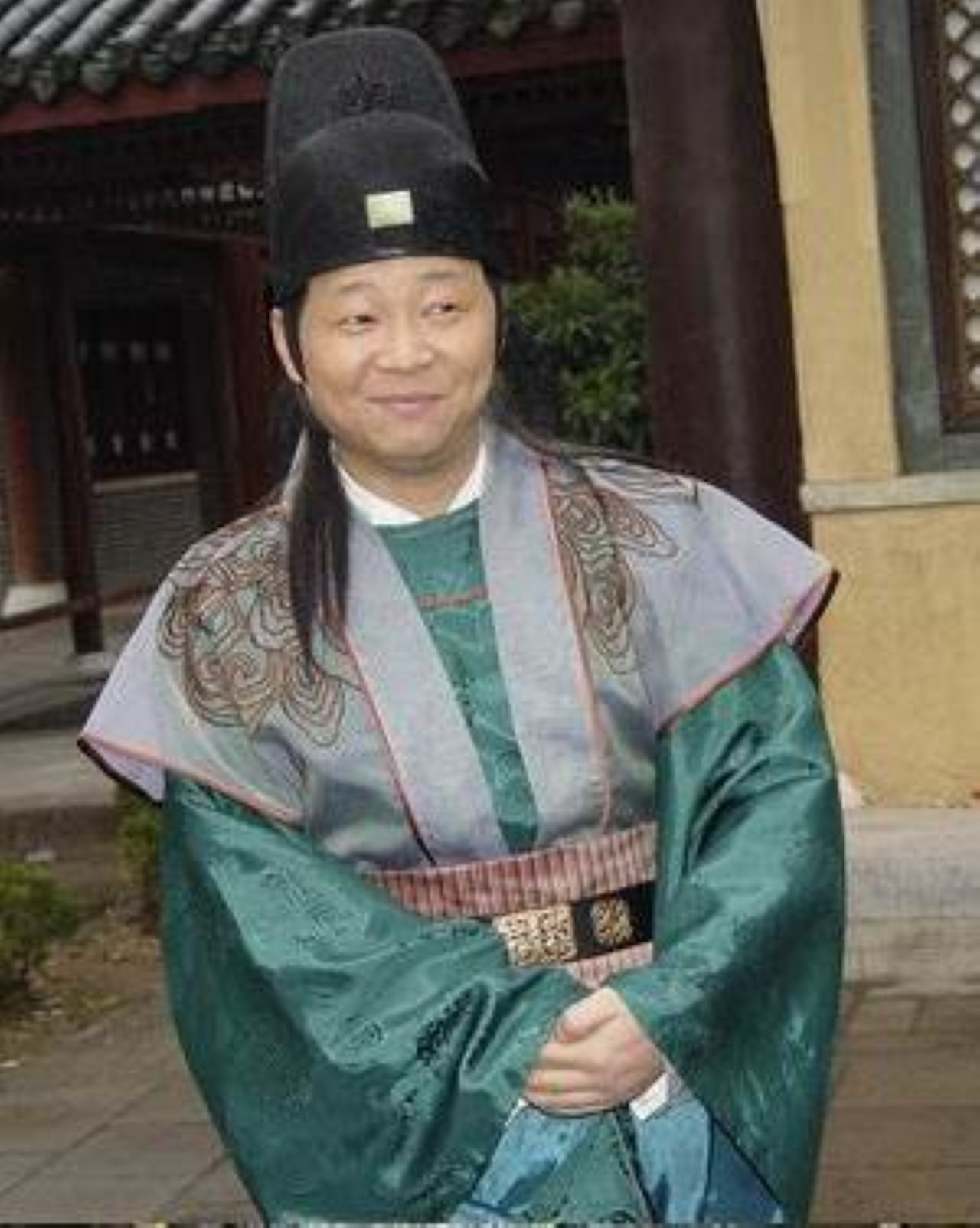 5位娱乐圈男星扮演太监,周星驰搞笑,最后一位经典无人可比!