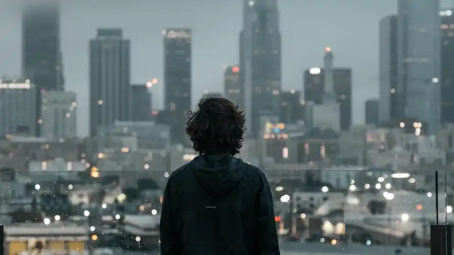 一个人伤心失落的心情图片