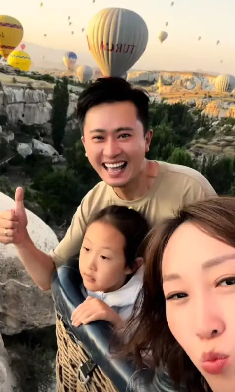 杨帆:夫妻同游土耳其,一边坐热气球上千米高空一边喝香槟秀恩爱_进行