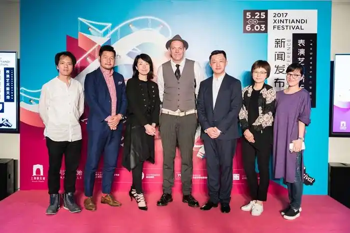 还记得新天地南里广场舞台上惊心动魄的高空杂技和魅力四射的弗拉明戈