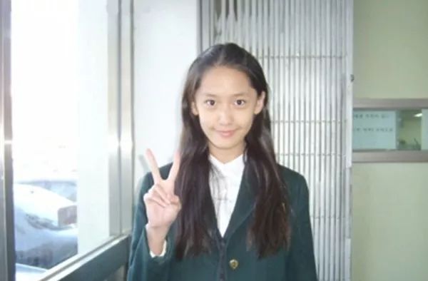 允儿李易峰热恋中?我更好奇"神颜"的她有没有整容