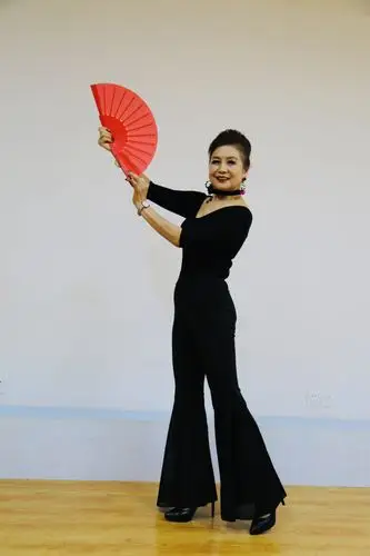 新世代老年大学模特一班活动圆满结束 - 美篇