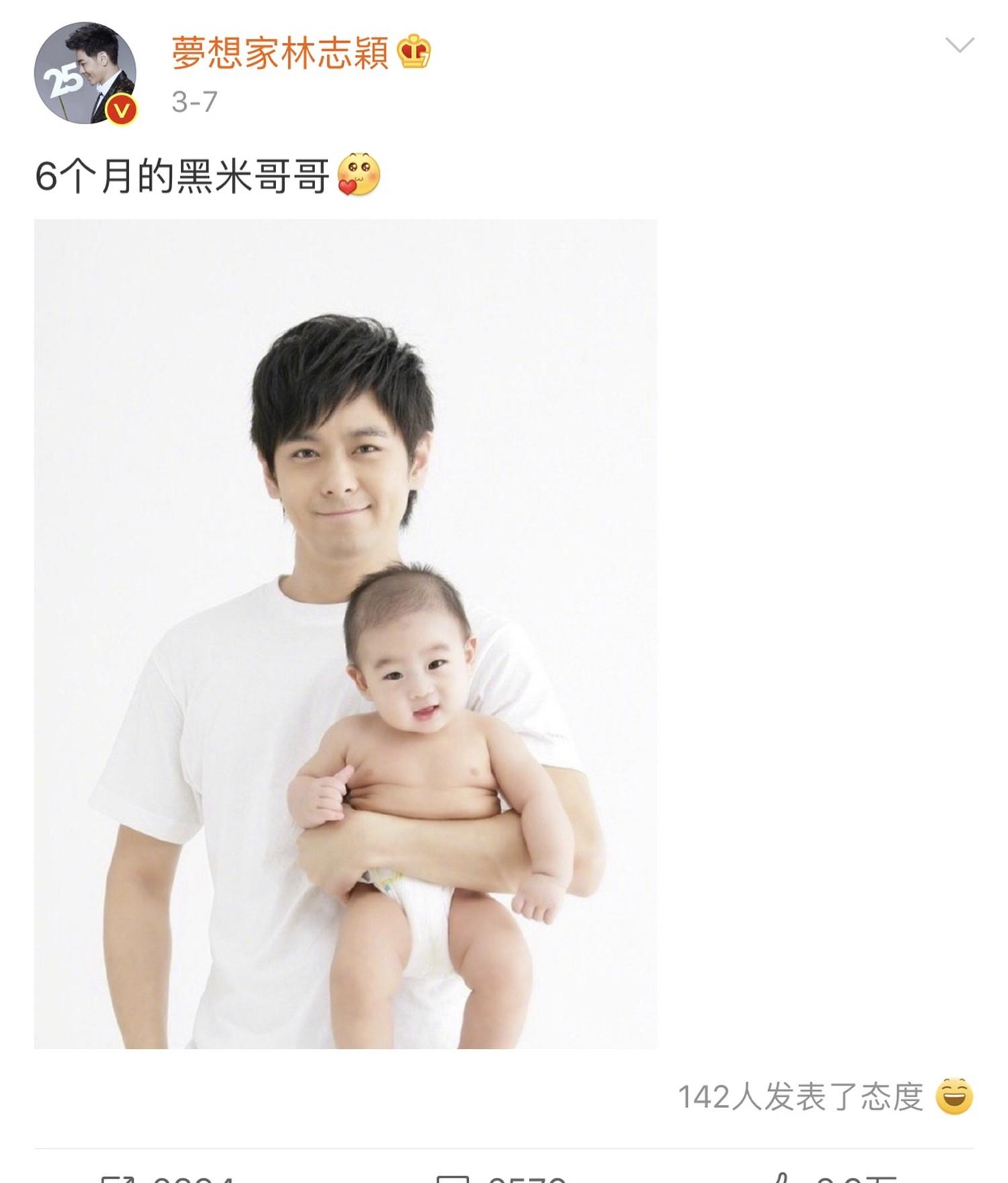 原创林志颖偷拍大儿子弹钢琴10岁kimi背超帅气粉丝表示爸爸更抢镜