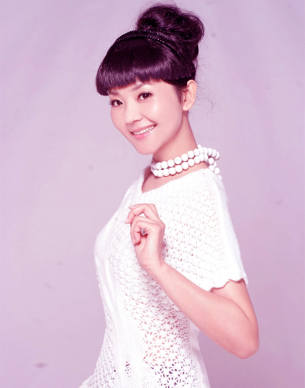 方琼个人资料简介(央视花旦方琼:早年丧父,后嫁给上司,将丈夫当恩人)